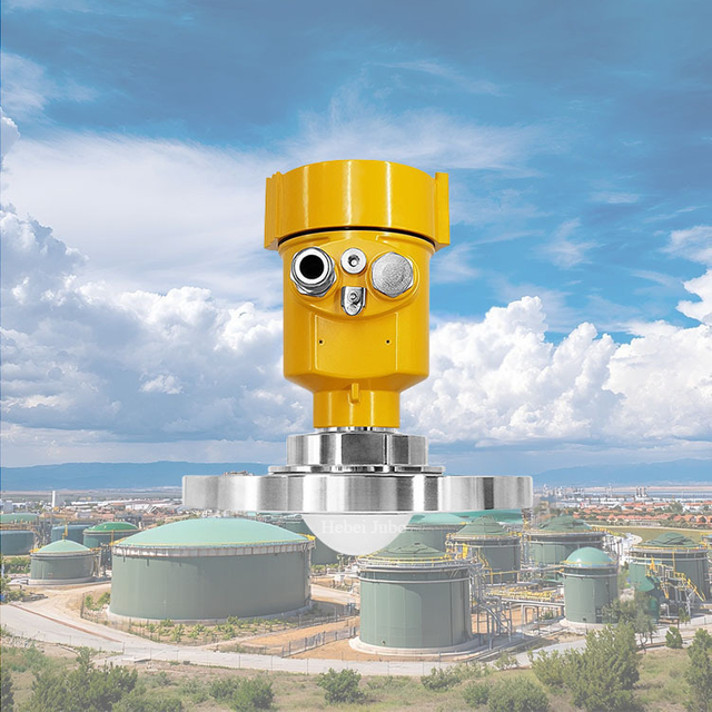 JBRD-800CDSanitary radar level gauge with stainless steel housing and IP68 protection, suitable for food, dairy, beverage and pharmaceutical industries